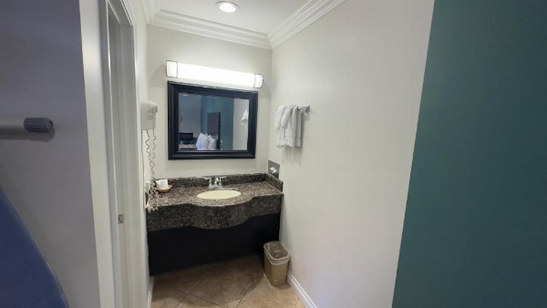 Garden Inn and Suites Glendora image 16